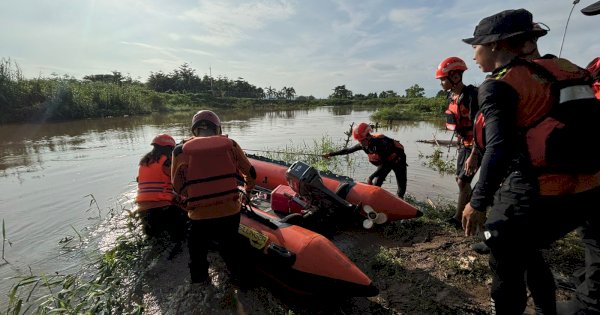 Basarnas Makassar Cari Korban Tenggelam di Sungai Jene Madinging Gowa