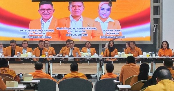 Umumkan Pengurus Ormas MKGR 2025-2030, Adies Kadir: Amanat Rakyat Jadi Simbol Karya MKGR