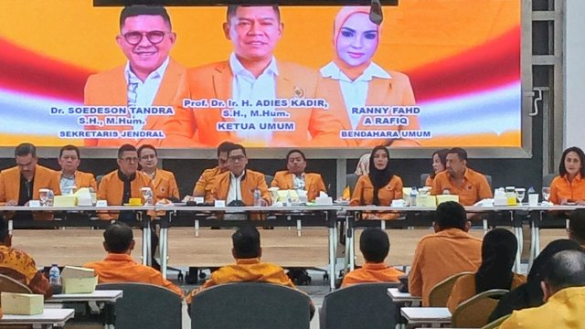 Umumkan Pengurus Ormas MKGR 2025-2030, Adies Kadir: Amanat Rakyat Jadi Simbol Karya MKGR