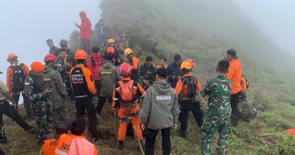 Pesawat ATR 42-500 Diduga Hantam Lereng Bulusaraung 