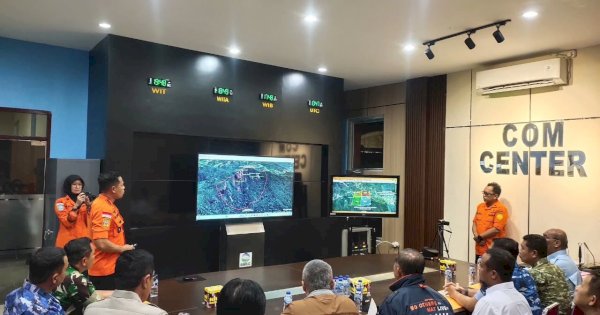 Gubernur Sulsel Bersama Menhub dan Basarnas Evaluasi Pencarian Korban ATR 42-500