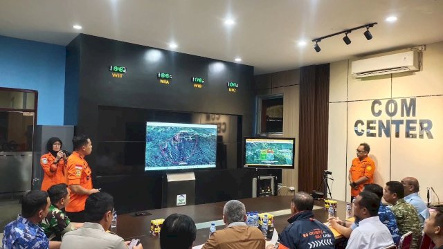 Gubernur Sulsel Bersama Menhub dan Basarnas Evaluasi Pencarian Korban ATR 42-500