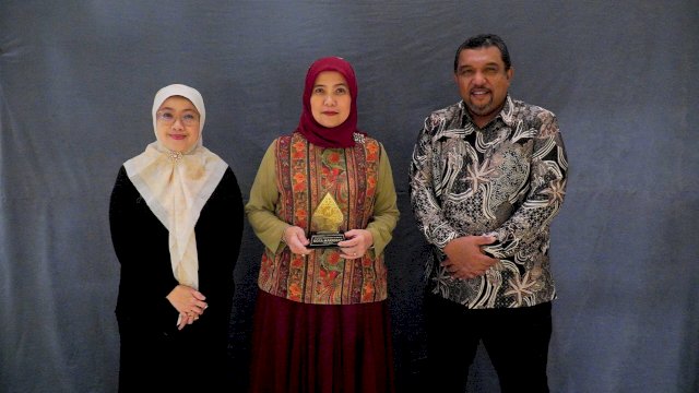 Pemkot Makassar Raih Best Adoption of Government Marketplace Award 2025