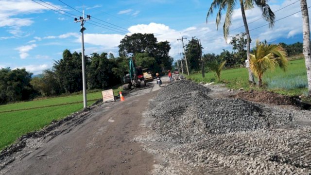 Warga Pinrang Sambut Antusias Perbaikan Rekonstruksi Ruas Paleteang&ndash;Malimpung&ndash;Batas Enrekang