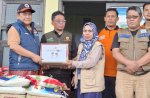 BPBD Sulsel Salurkan Bantuan Logistik Ke Pengungsi Banjir di Katimbang
