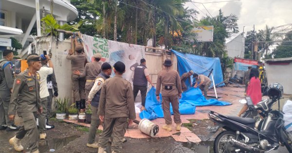 Tertibkan PKL di Jalan Maipa dan Datu Museng, Makassar, Trotoar Kembali untuk Pejalan Kaki