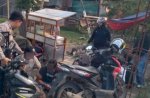 Polisi Grebek Arema Judi Sabung Ayam di Makassar, 8 Orang Diamankan&nbsp;