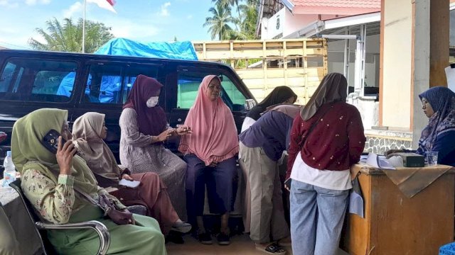 Pemulihan Pasca Bencana, Kementerian UMKM Salurkan Bantuan Produksi di 12 Kabupaten di Sumbar