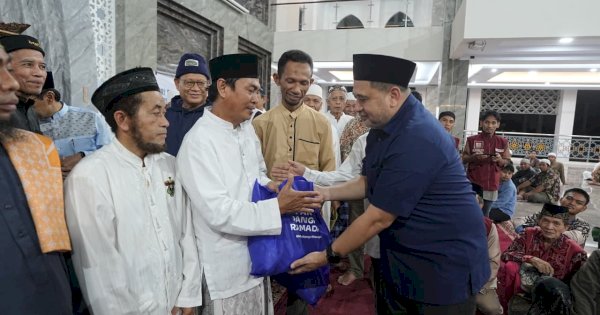 Wali Kota Munafri Serahkan Paket Pangan Ramadan Untuk Dhuafa di Tamalanrea