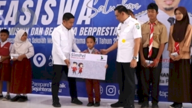 Komitmen Majukan Pendidika di Parepare, Wali Kota Tasming Salurkan BSM dan Beasiswa Berprestasi