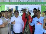 Bupati Takalar Turun ke Sawah Serahkan Bantuan ke 15 Kelompok Tani