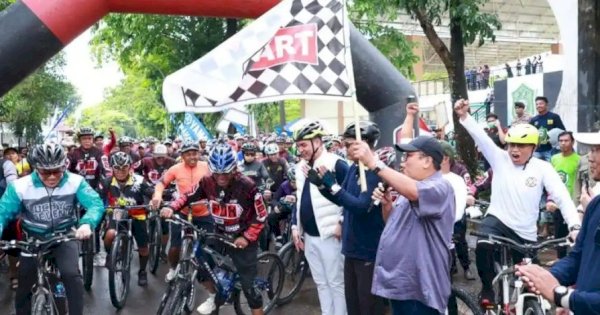 HUT Takalar, Warga Padati Fun Bike di Lapangan Makkatang Dg Sibali