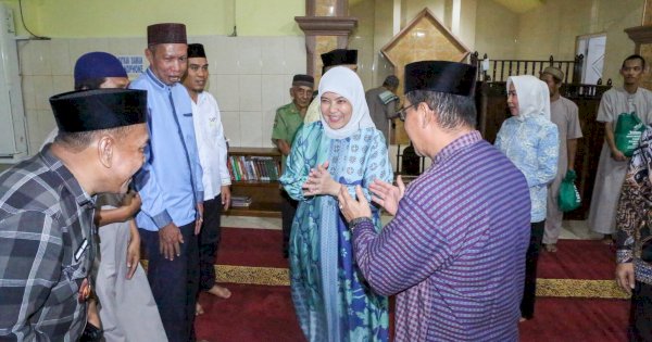 Safari Ramadan di Mamajang, Wawali Makassar Tarawih Bersama Warga