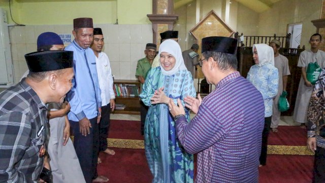 Safari Ramadan di Mamajang, Wawali Makassar Tarawih Bersama Warga