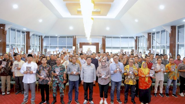 Nurdin Halid Bertemu Bupati Barru, Bahas Ekonomi Kerakyatan