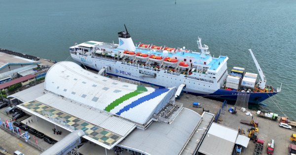 Gubernur Sulsel Lepas 500 Pemudik Program Mudik PLN dari Pelabuhan Soekarno-Hatta Makassar