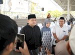 Apresiasi Garda Terdepan Kota, Wali Kota Makassar Serahkan Paket Lebaran untuk Satgas Kebersihan