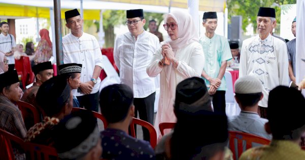 Bupati Andi Ina Buka Puasa dan Berbagi dengan Anak Yatim dan Petugas Kebersihan