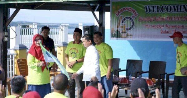 Wali Kota Tasming Hamid Lepas City Tour Reuni 40 Tahun Alumni 86 Smansa Parepare 