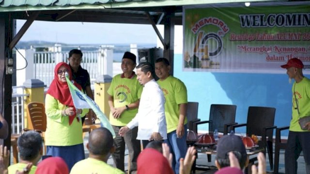Wali Kota Tasming Hamid Lepas City Tour Reuni 40 Tahun Alumni 86 Smansa Parepare&nbsp;