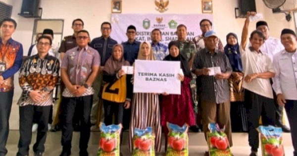 Tasming Hamid Serahkan Paket Ramadan Baznas, Ajak Warga Perkuat Kebersamaan