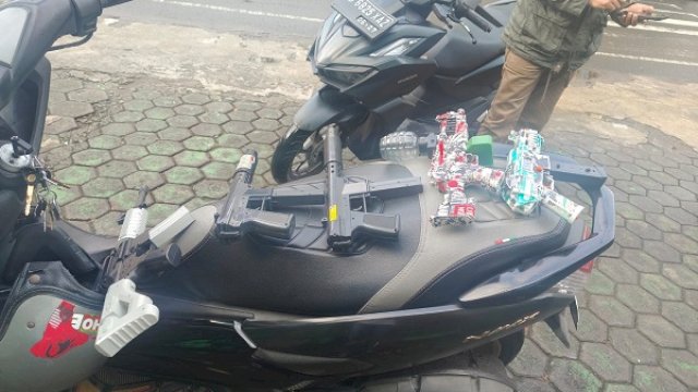 Aksi Saling Serang Remaja di Makassar, Polisi Sita Sejumlah Senjata Mainan&nbsp;