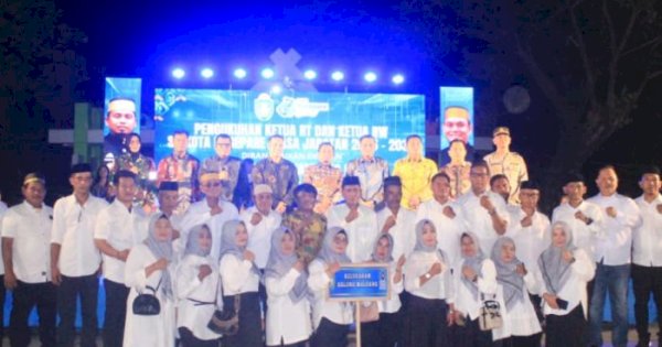 Wali Kota Tasming Hamid Lantik 564 Ketua RT/RW Pada Malam HUT ke-66 Kota Parepare