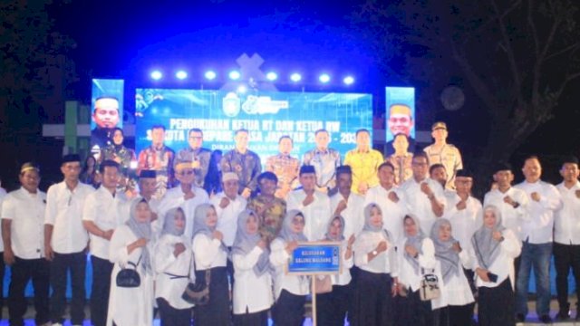 Wali Kota Tasming Hamid Lantik 564 Ketua RT/RW Pada Malam HUT ke-66 Kota Parepare