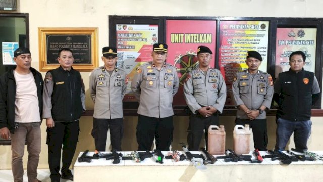 Polsek Manggala Gelar Patroli Skala Besar, Sita Miras Ballo, hingga Senjata Mainan&nbsp;