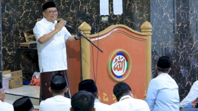 Safari Ramadan Perdana, Bupati Takalar Serahkan Bantuan dan Ajak Warga Perkuat Pendidikan