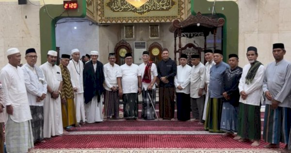 Tarawih Perdana Ramadan, Bupati dan Wabup Takalar Ajak Warga Perkuat Silaturahmi