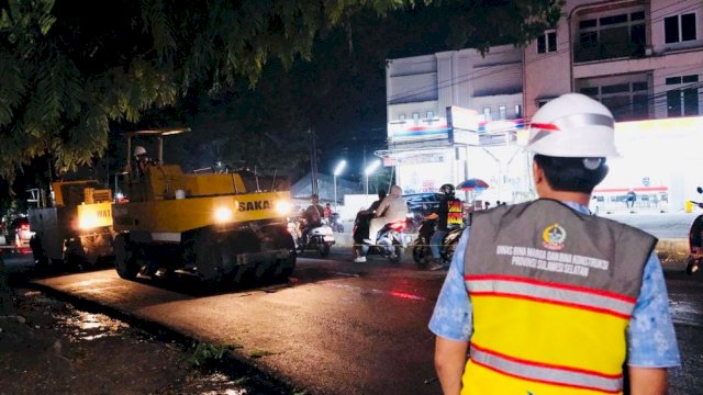Pengaspalan Dikebut Malam Hari, Pemprov Sulsel Percepat Penanganan Ruas Areopala