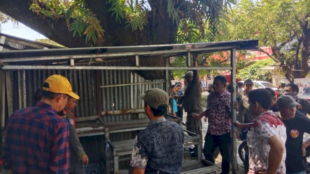 60 Lapak PKL di Tamalanrea Ditertibkan&nbsp;