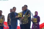 Kelola Kebersihan dengan Baik, Kabupaten Maros Raih Plakat Sertifikat Menuju Kabupaten Bersih 2026