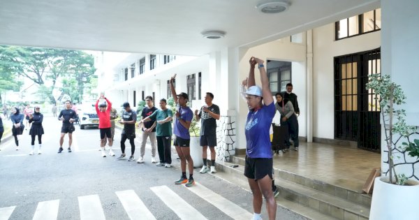 Wali Kota Makassar Lepas dan Ikut Lari Bersama Runners dari Halaman Balaikota