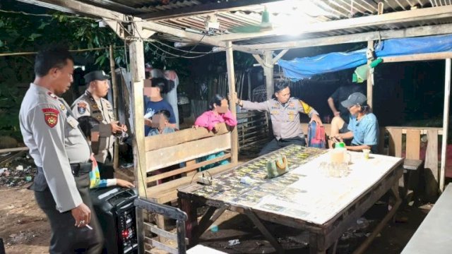Putar Musik Keras Hingga Larut Malam, Polisi di Makassar Bubarkan Pesta Miras