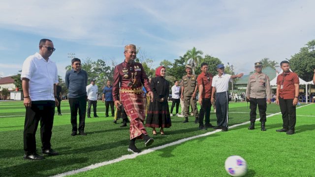 Gubernur Andi Sudirman Resmikan Lapangan Gaspa, Dorong Semangat Olahraga Warga Palopo