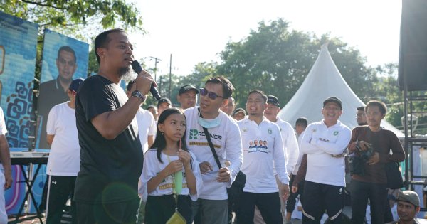 Wali Kota Tasming Hamid Apresiasi Gubernur Sulsel Lepas Ribuan Peserta Jalan Sehat “Anti Mager”