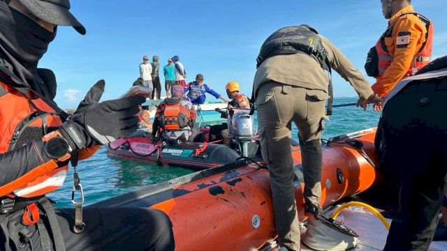 Nelayan Hilang di Perairan Pallette Bone, Tim Rescuer Pos SAR Bone Dikerahkan Cari Korban&nbsp;