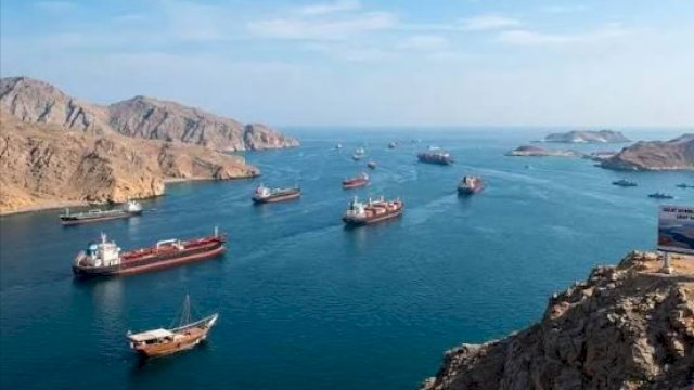 Selat Hormuz. (Sumber: Google.com) 