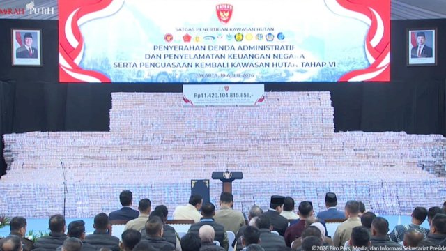 Tumpukan uang menggunung dengan nilai sekitar Rp11, 4 triliun disertakan Kejagung ke Negera. 