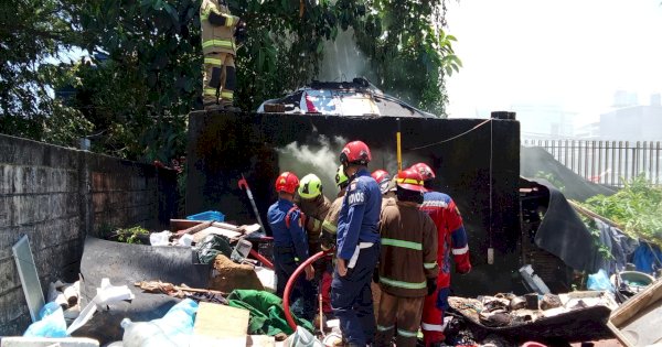 Gegara Ditinggal Masak, Bangunan Lama di Makassar Yang Dihuni Lansia Terbakar 