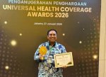 Komitmen Jamin Kesehatan Warga Maros, Bupati Chaidir Syam Terima UHC Award Kategori Pratama