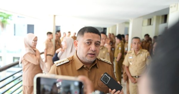 Wali Kota Makassar Peringatan Camat dan Lurah Serius Tnagani Sampah 