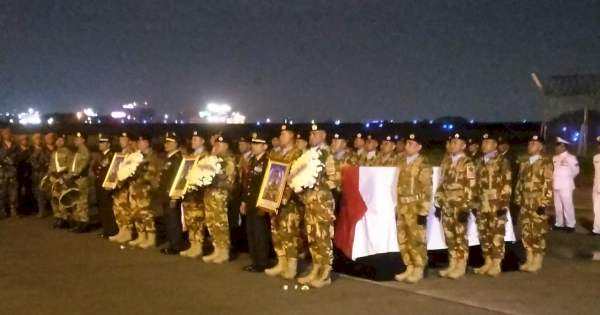 Kasad Maruli Pimpin Pelepasan 3 Jenazah Prajurit TNI-UNIFIL