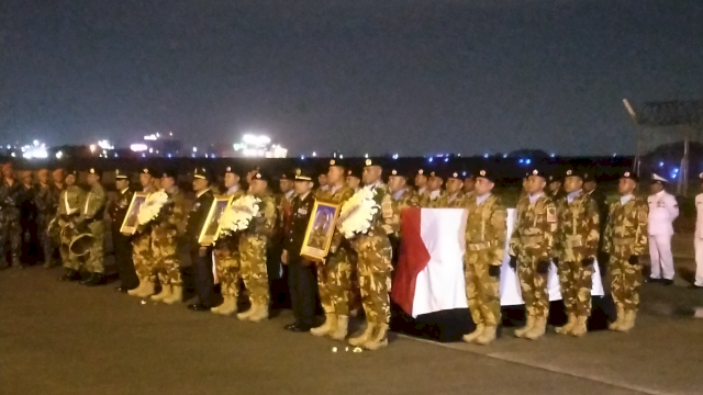 Kasad Maruli Pimpin Pelepasan 3 Jenazah Prajurit TNI-UNIFIL