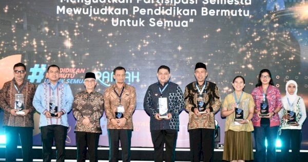 Sukses Jalankan Wajib Belajar 13 Tahun, Pemkot Makassar Raih Penghargaan Nasional 