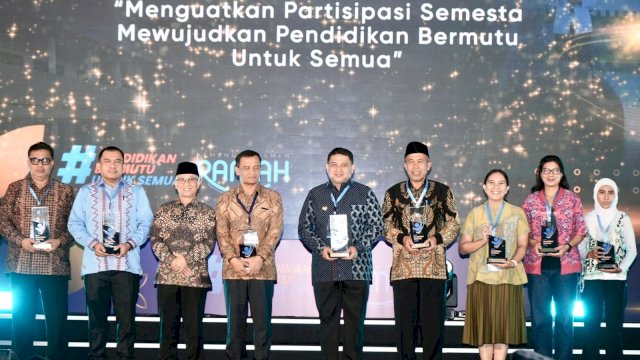 Sukses Jalankan Wajib Belajar 13 Tahun, Pemkot Makassar Raih Penghargaan Nasional&nbsp;