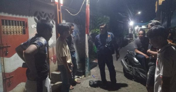 Resmob Polsek Makassar Amankan Remaja 18 Tahun Usai Kedapatan Bawa Sejam