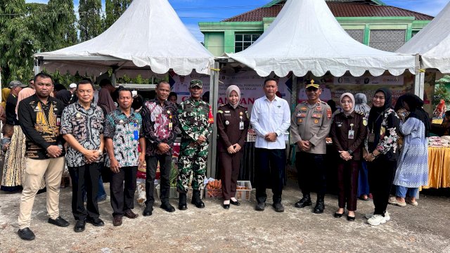 Sambut Iduladha, Pemkab Takalar Gelar Pasar Pangan Murah Diserbu Warga